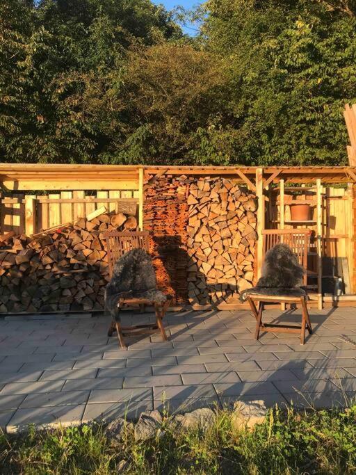 Eifelhausaufzeit-Vulkaneifel-Architekten-Chalet Mit Sauna Im Vulkankrater Immerath Kültér fotó