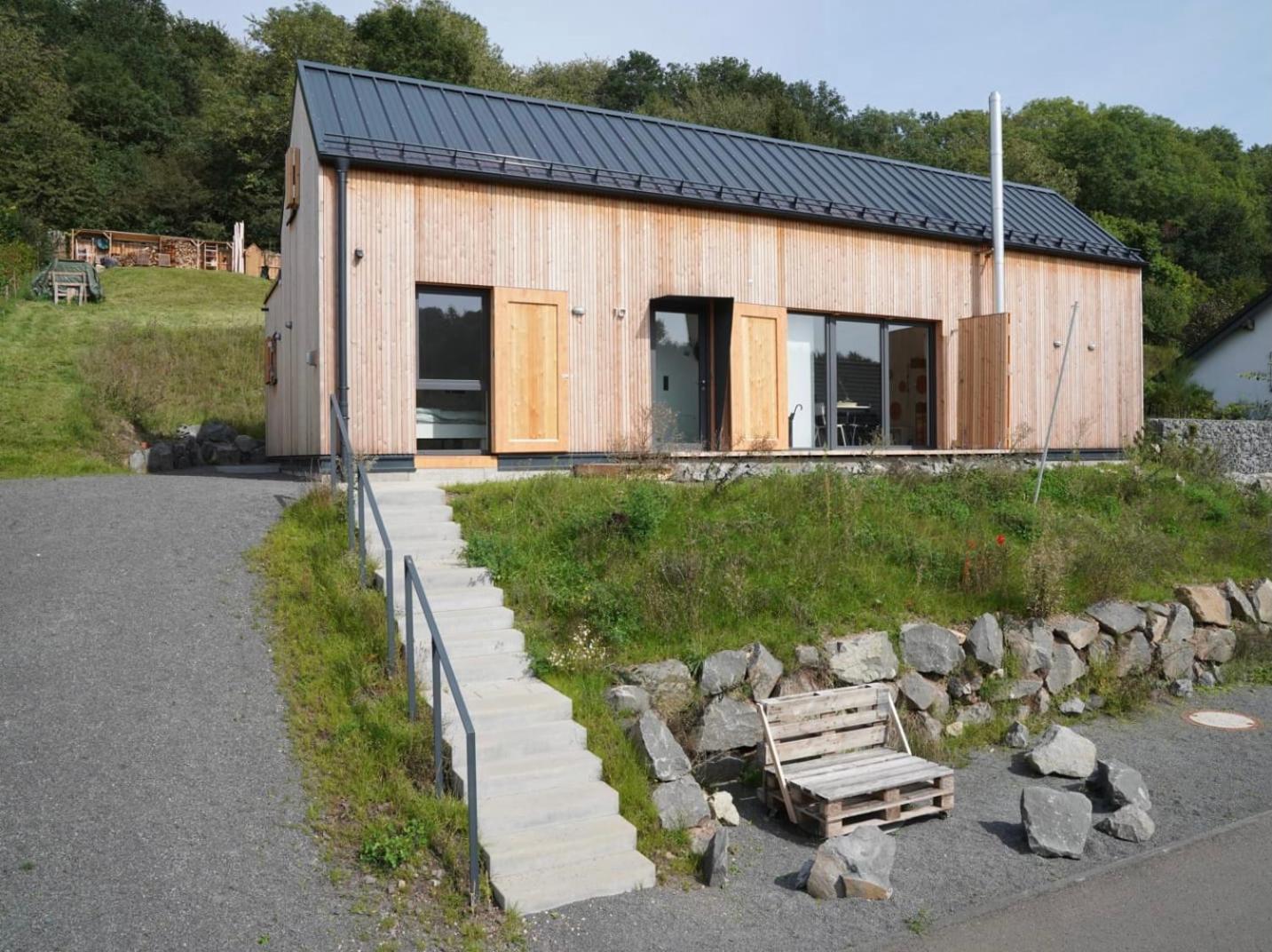 Eifelhausaufzeit-Vulkaneifel-Architekten-Chalet Mit Sauna Im Vulkankrater Immerath Kültér fotó